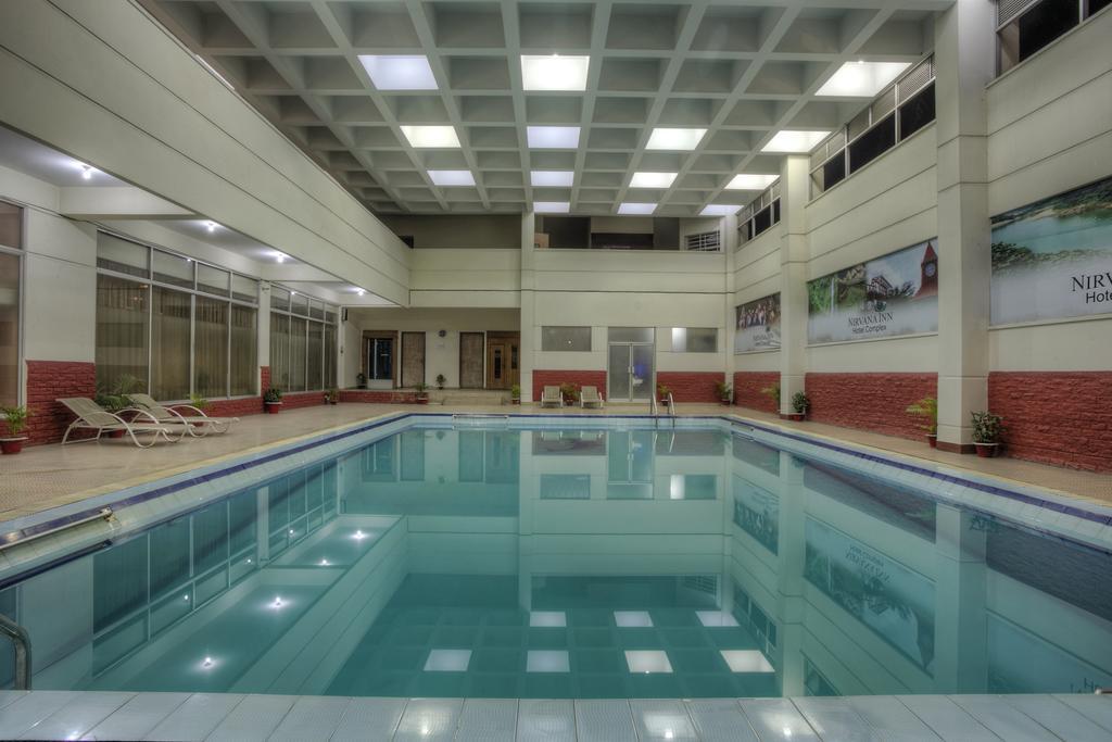 Nirvana Inn 巴纳内拉斯 外观 照片